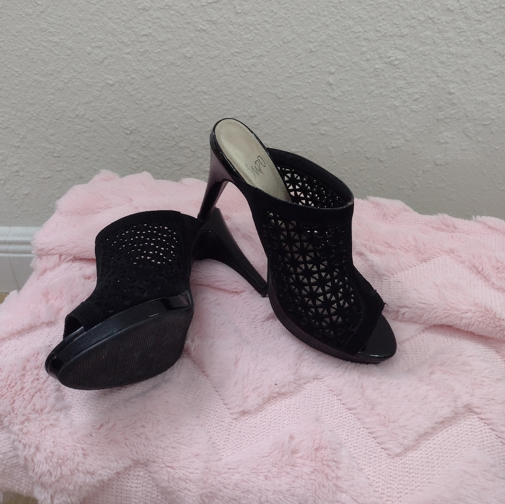Shoes - Picture 2 of 4
